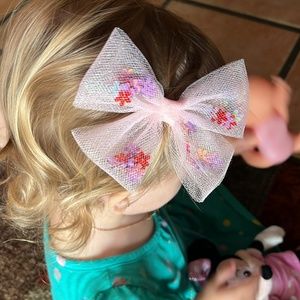 Girls pink tulle shaker bow clip